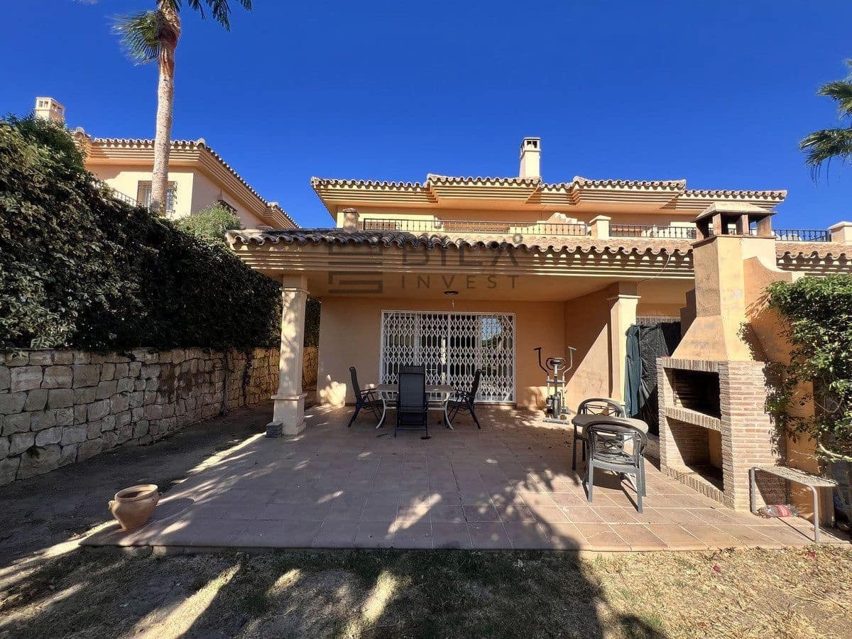 3 Zimmer Haus zu verkaufen in Riviera del Sol mit Pool - 460.000 € (Ref: 9639875)