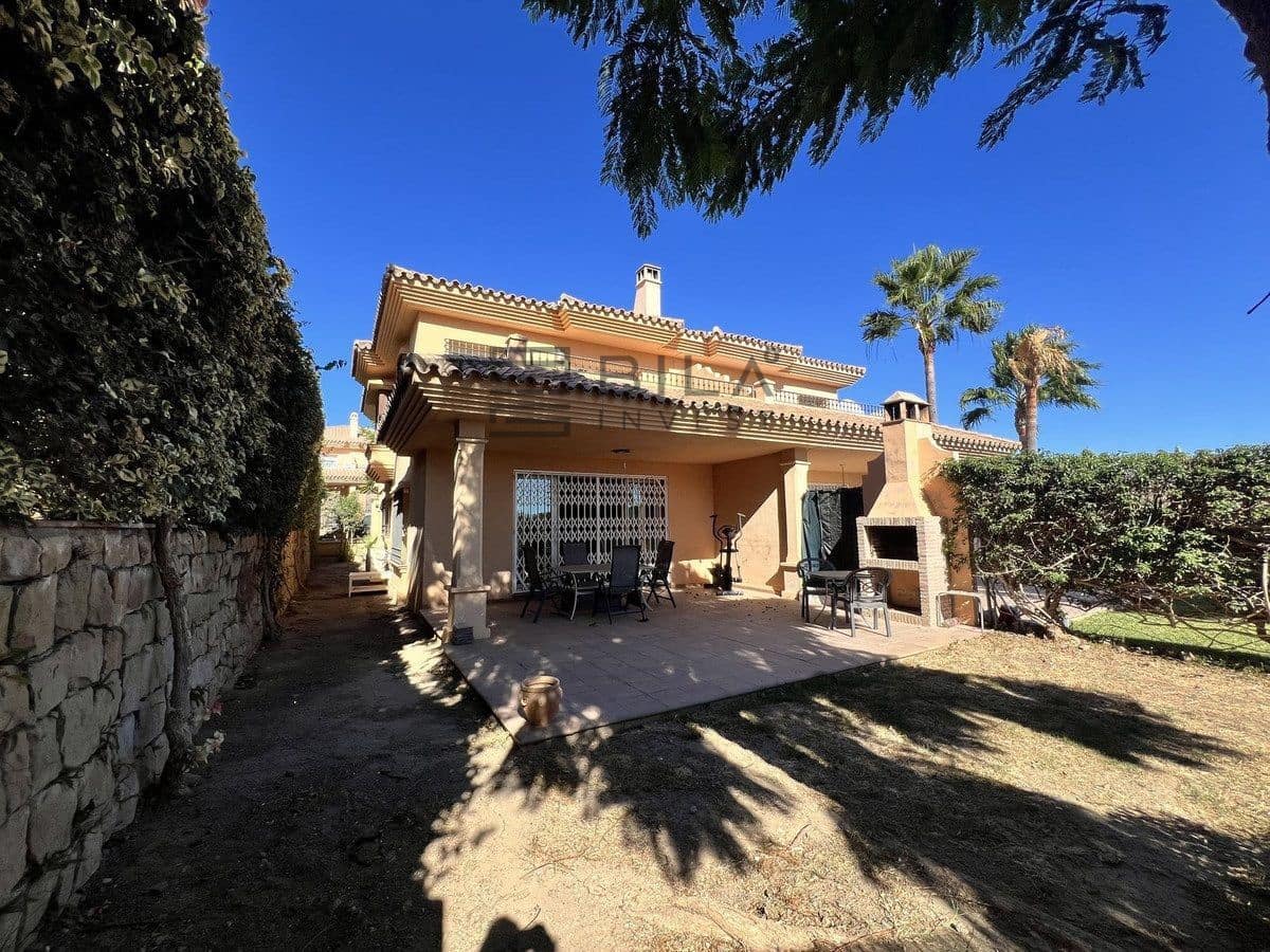 3 Zimmer Haus zu verkaufen in Riviera del Sol mit Pool - 460.000 € (Ref: 9639875)