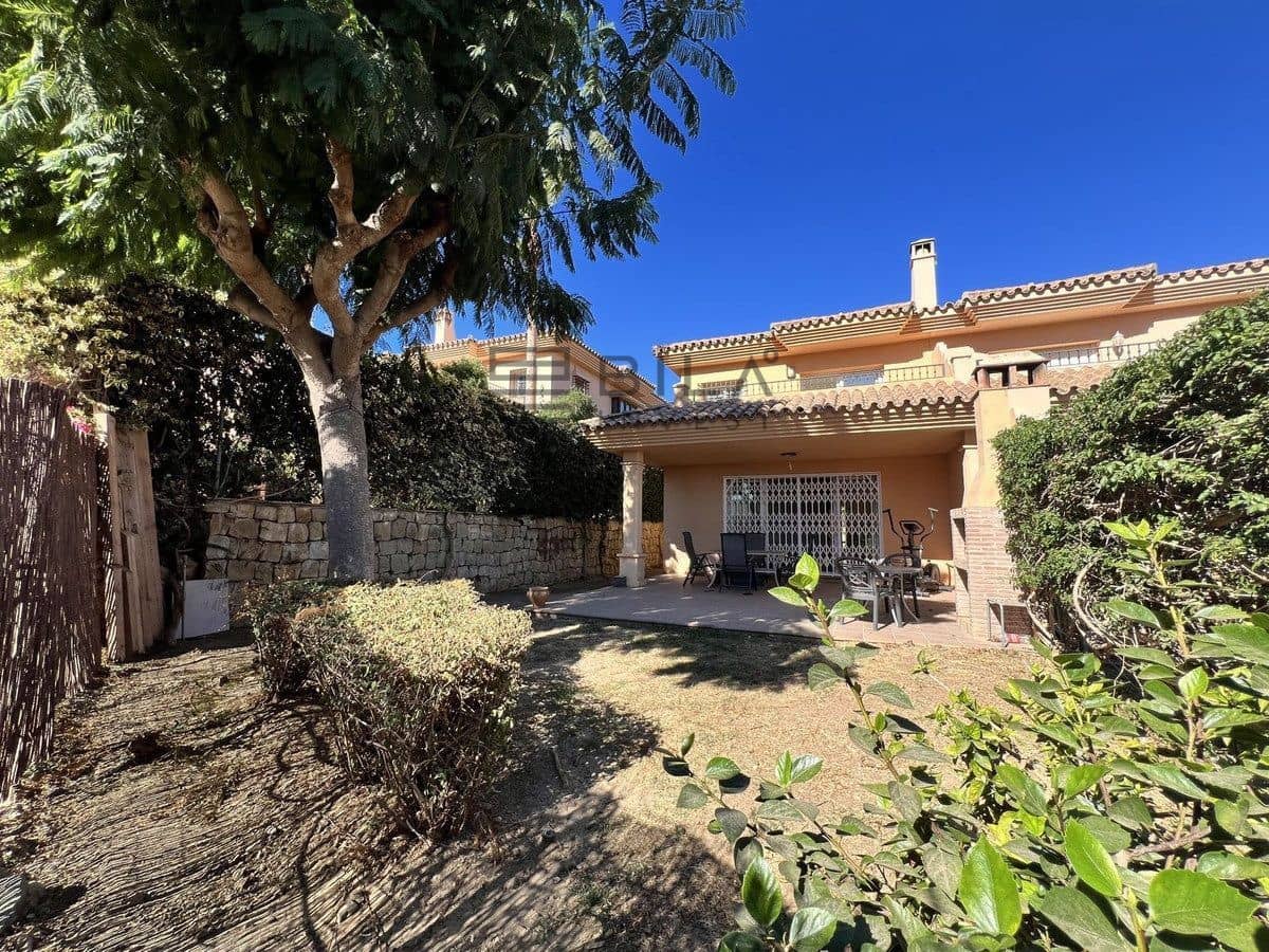 3 Zimmer Haus zu verkaufen in Riviera del Sol mit Pool - 460.000 € (Ref: 9639875)