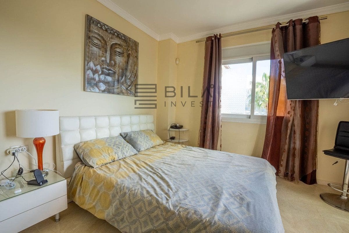 2 slaapkamer Penthouse te koop in La Cala Hills met zwembad - € 325.000 (Ref: 9639876)