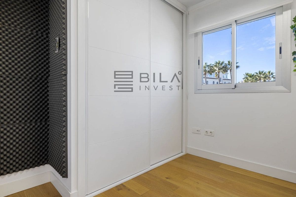 3 bedroom Flat for sale in El Chaparral with pool garage - € 649,000 (Ref: 9639877)