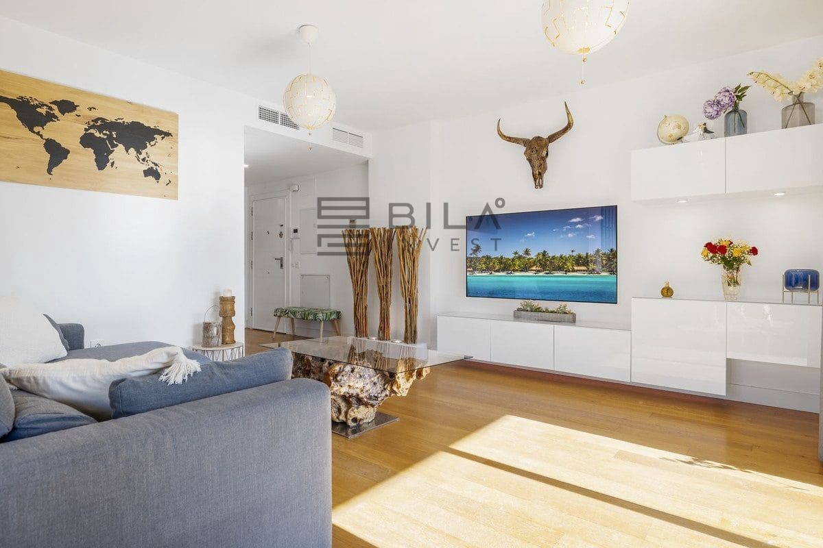 3 bedroom Flat for sale in El Chaparral with pool garage - € 649,000 (Ref: 9639877)