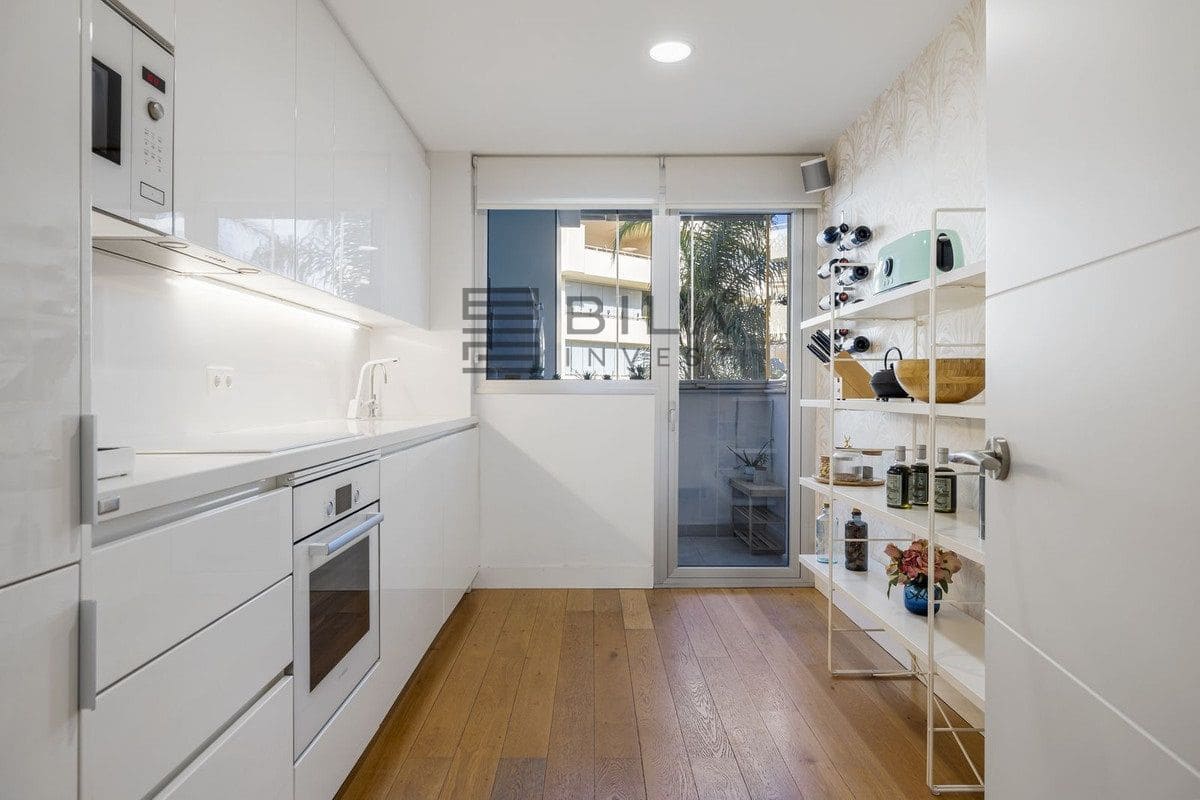 3 bedroom Flat for sale in El Chaparral with pool garage - € 649,000 (Ref: 9639877)