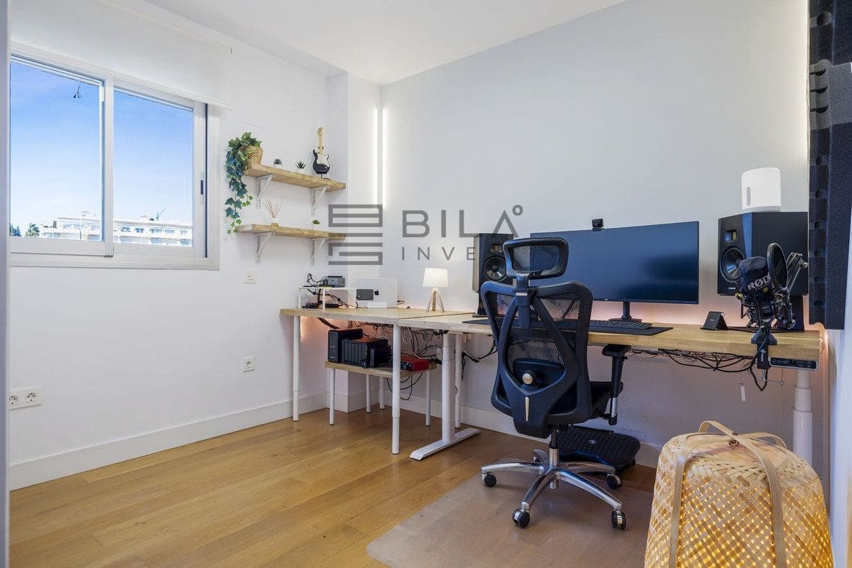 3 bedroom Flat for sale in El Chaparral with pool garage - € 649,000 (Ref: 9639877)