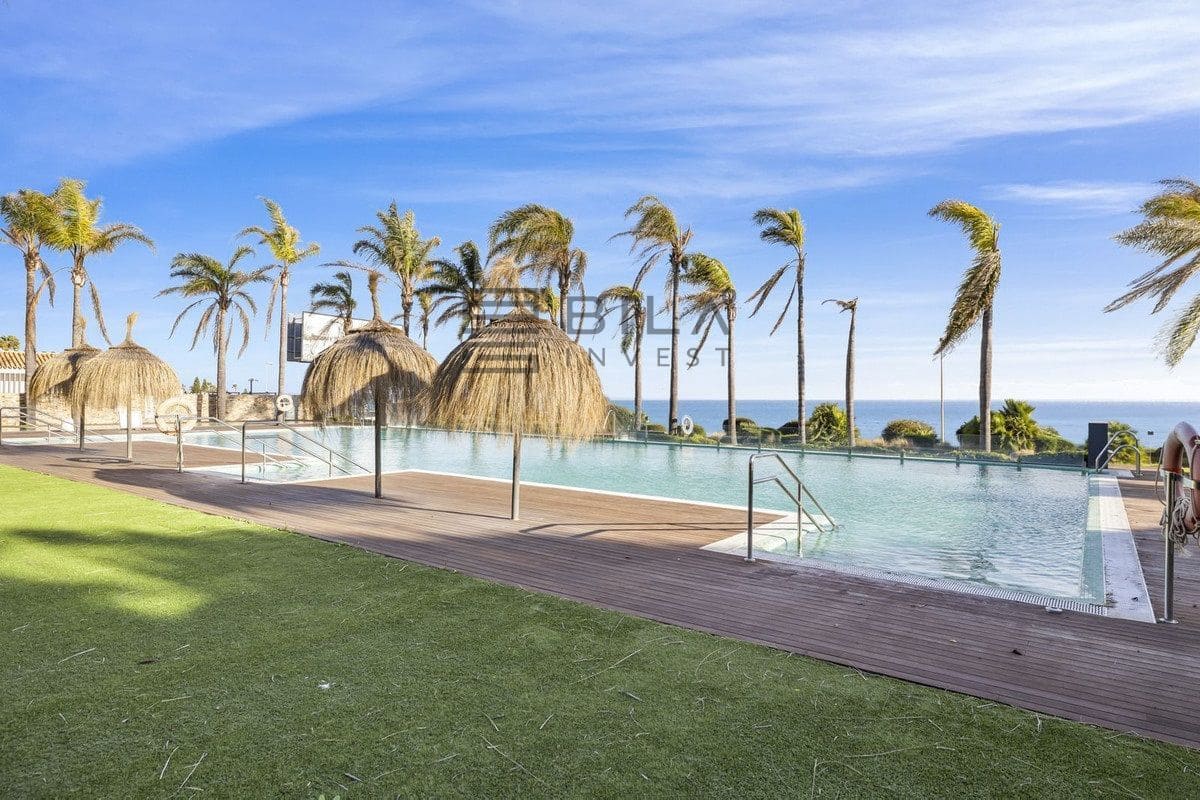 3 bedroom Flat for sale in El Chaparral with pool garage - € 649,000 (Ref: 9639877)