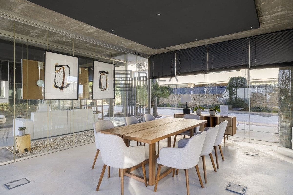 3 bedroom Flat for sale in El Chaparral with pool garage - € 649,000 (Ref: 9639877)