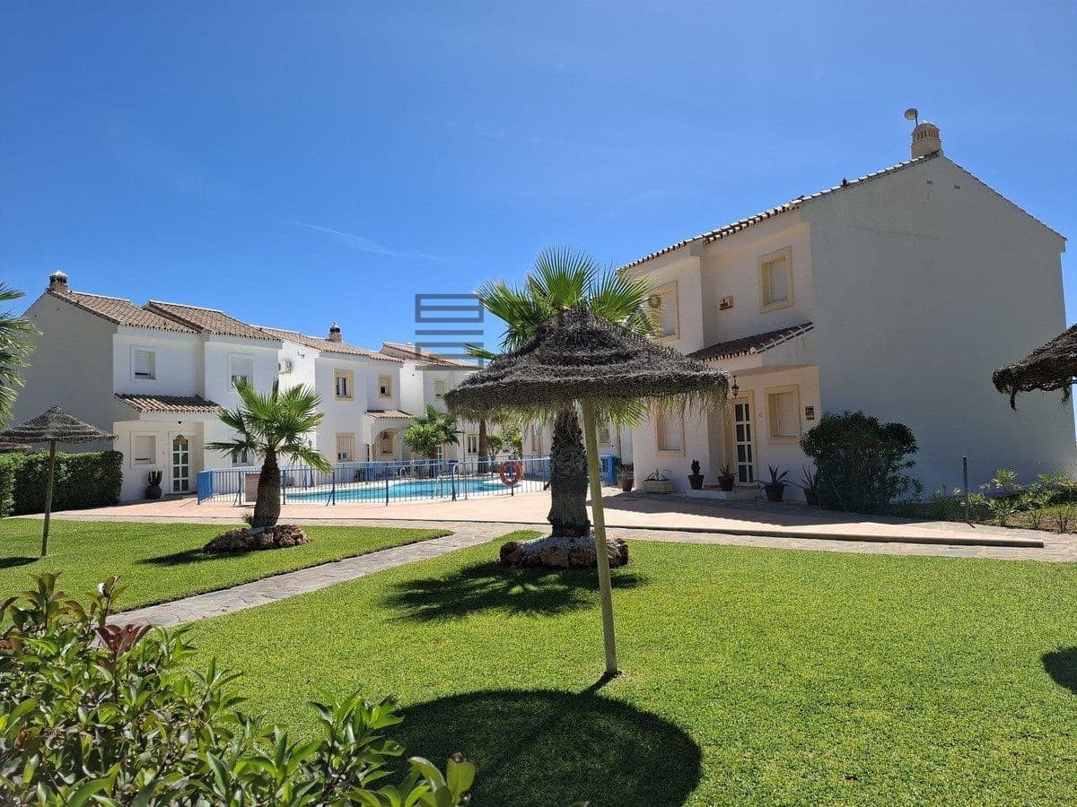 3 bedroom Townhouse for sale in Mijas with pool garage - € 369,000 (Ref: 9639878)