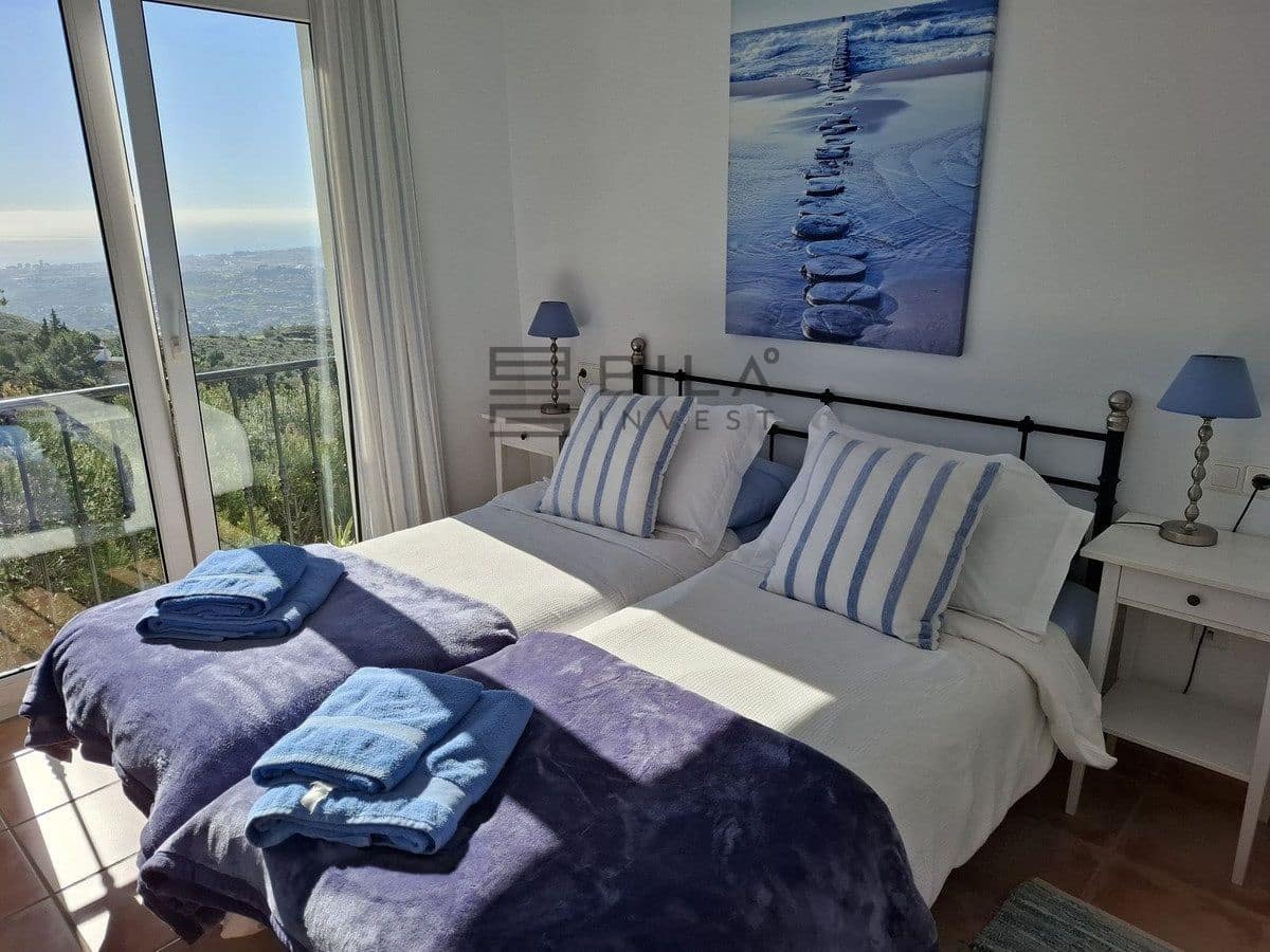 3 bedroom Townhouse for sale in Mijas with pool garage - € 369,000 (Ref: 9639878)