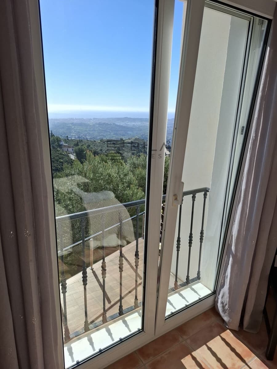 3 bedroom Townhouse for sale in Mijas with pool garage - € 369,000 (Ref: 9639878)