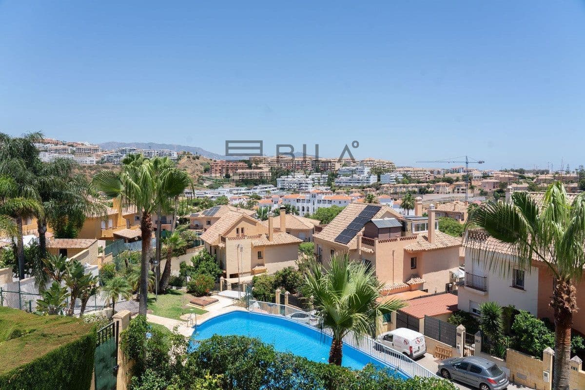 Casa de 3 habitaciones en Riviera del Sol en venta con piscina - 490.000 € (Ref: 9654061)