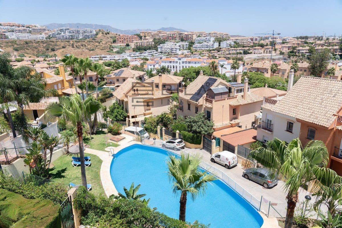 Casa de 3 habitaciones en Riviera del Sol en venta con piscina - 490.000 € (Ref: 9654061)
