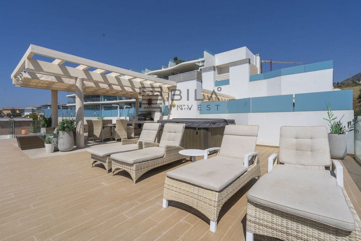 2 quarto Penthouse para venda em Carvajal com piscina - 1 299 000 € (Ref: 9654416)