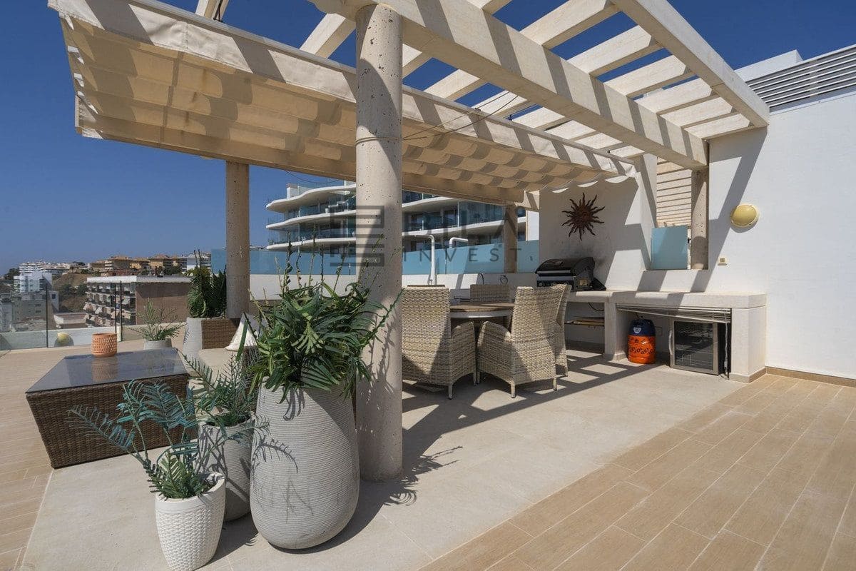 2 quarto Penthouse para venda em Carvajal com piscina - 1 299 000 € (Ref: 9654416)