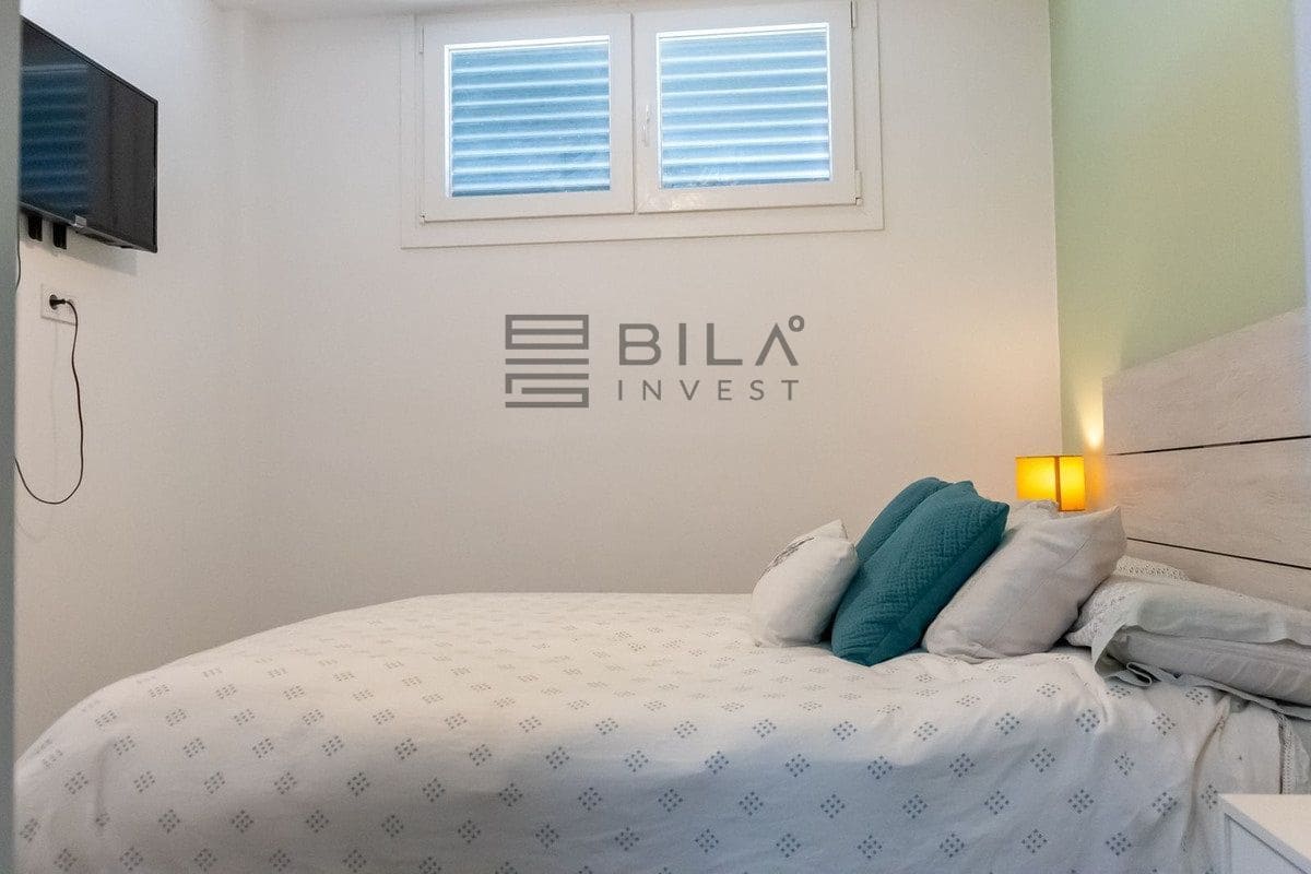 Piso de 3 habitaciones en Benalmadena Costa en venta con piscina garaje - 450.000 € (Ref: 9654417)