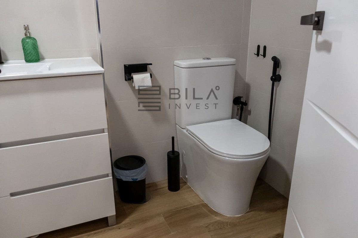 Piso de 3 habitaciones en Benalmadena Costa en venta con piscina garaje - 450.000 € (Ref: 9654417)