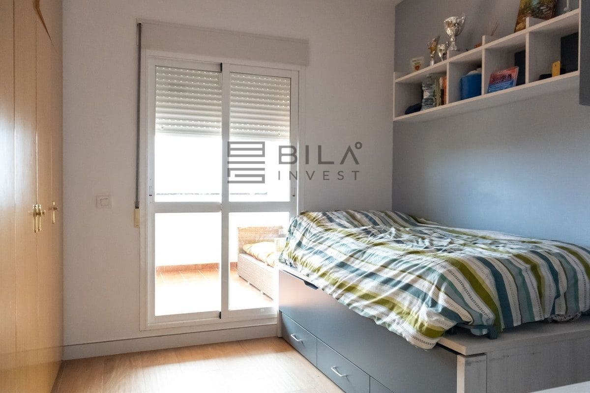 Piso de 3 habitaciones en Benalmadena Costa en venta con piscina garaje - 450.000 € (Ref: 9654417)