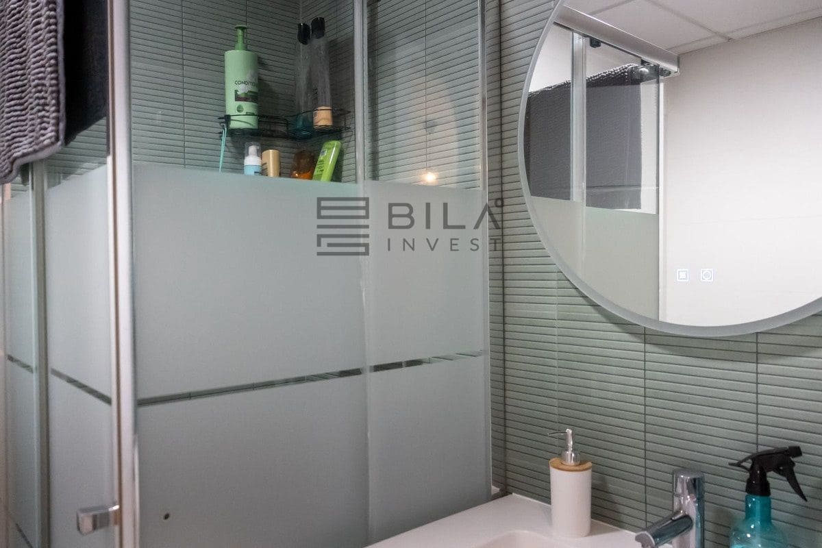 Piso de 3 habitaciones en Benalmadena Costa en venta con piscina garaje - 450.000 € (Ref: 9654417)