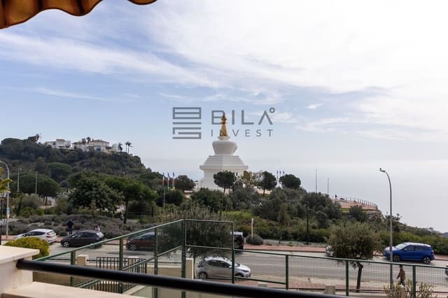Piso de 3 habitaciones en Benalmadena Costa, Benalmádena en venta con piscina garaje - 450.000 € (Ref: 9654417)