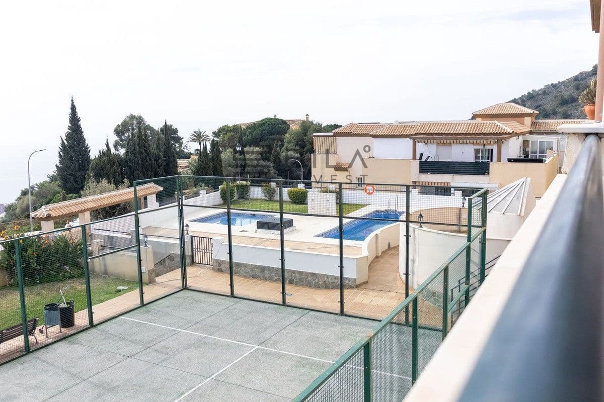 Piso de 3 habitaciones en Benalmadena Costa en venta con piscina garaje - 450.000 € (Ref: 9654417)
