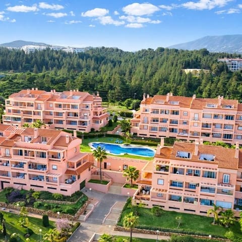 Piso de 4 habitaciones en El Chaparral, Mijas en venta con piscina garaje - 419.000 € (Ref: 9654418)