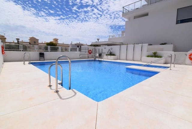 2 slaapkamer Flat te koop in Benalmádena pueblo, Benalmádena met zwembad garage - € 399.950 (Ref: 9665712)