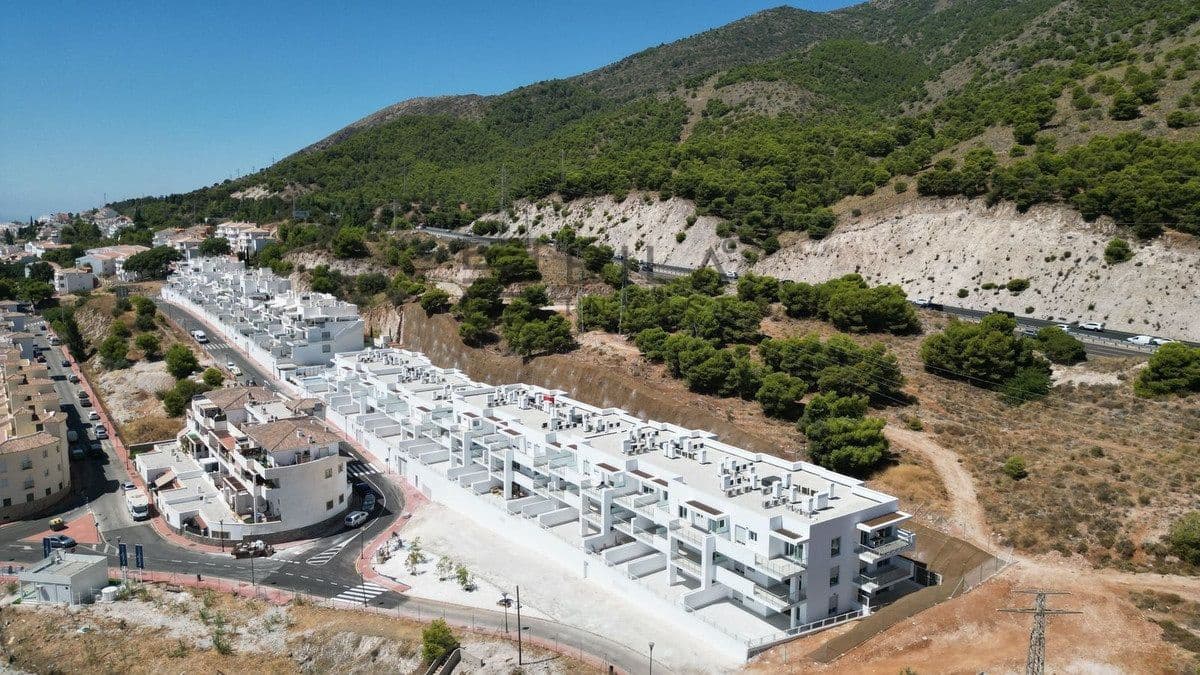 2 slaapkamer Flat te koop in Benalmadena met zwembad garage - € 399.950 (Ref: 9665712)