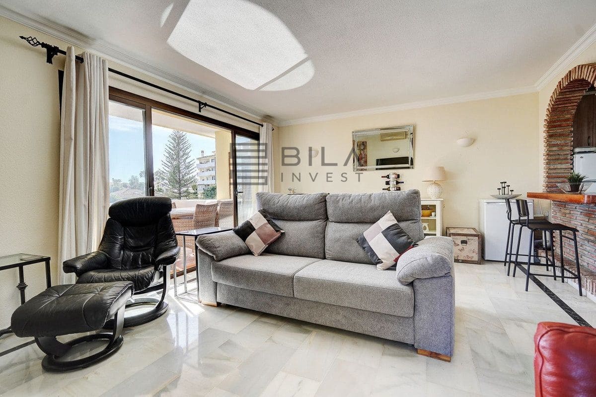 2 bedroom Penthouse for sale in Calahonda with pool - € 330,000 (Ref: 9669863)