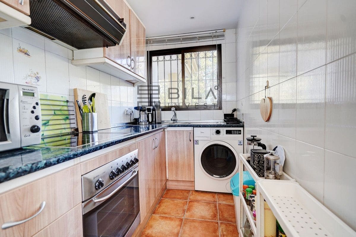 2 bedroom Penthouse for sale in Calahonda with pool - € 330,000 (Ref: 9669863)