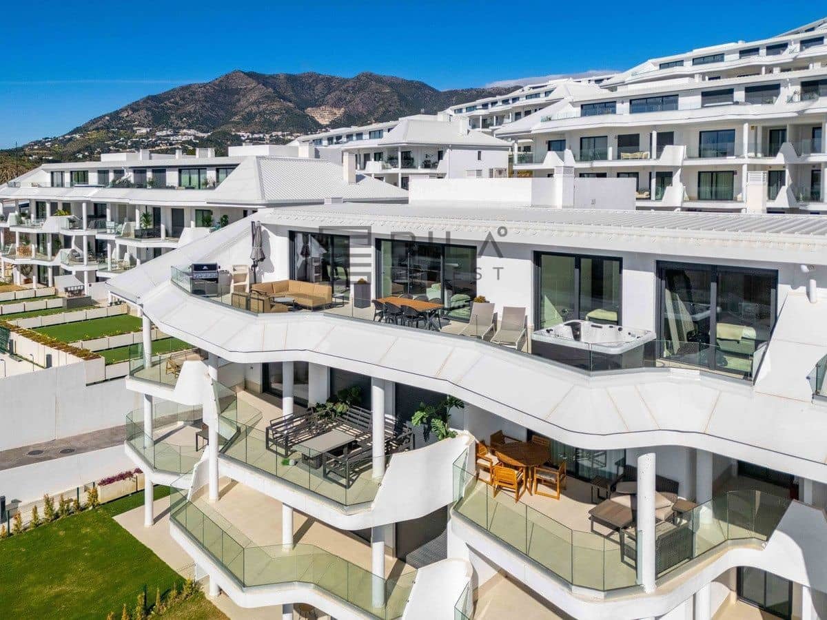 3 sovrum Takvåning till salu i Fuengirola med pool - 1 299 000 € (Ref: 9669864)