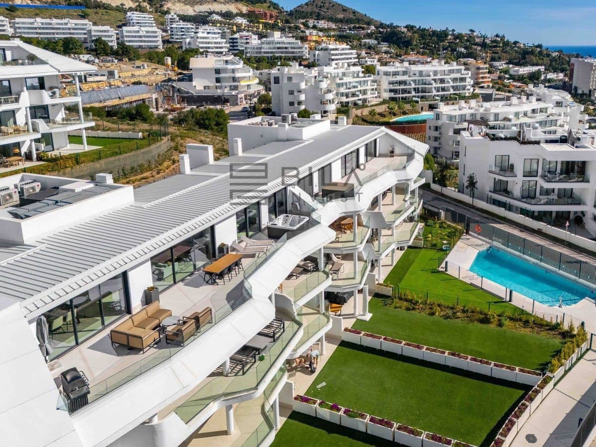 3 sovrum Takvåning till salu i Fuengirola med pool - 1 299 000 € (Ref: 9669864)