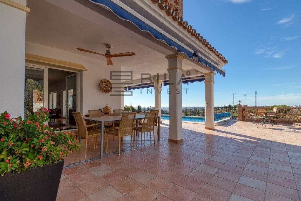 4 chambre Villa/Maison à vendre à Mijas avec piscine garage - 1 395 000 € (Ref: 9669867)