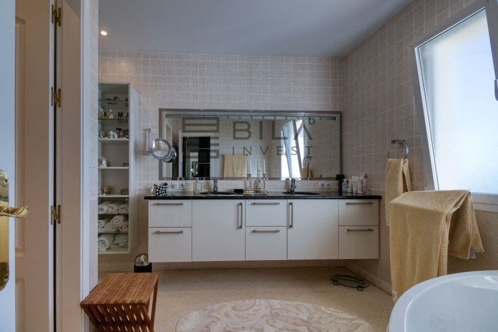 4 chambre Villa/Maison à vendre à Mijas avec piscine garage - 1 395 000 € (Ref: 9669867)