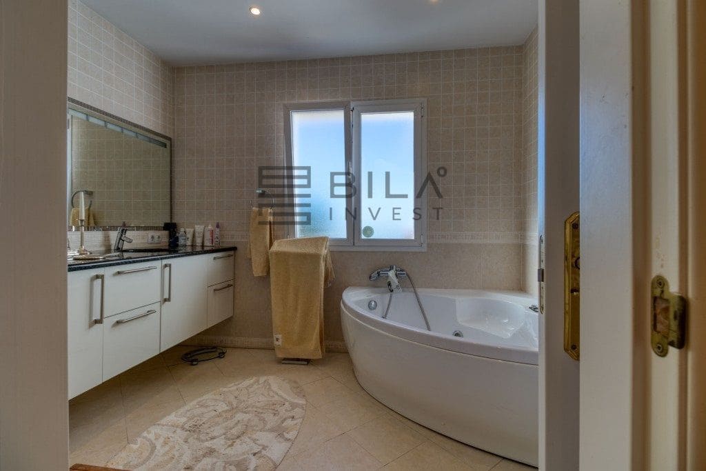 4 chambre Villa/Maison à vendre à Mijas avec piscine garage - 1 395 000 € (Ref: 9669867)