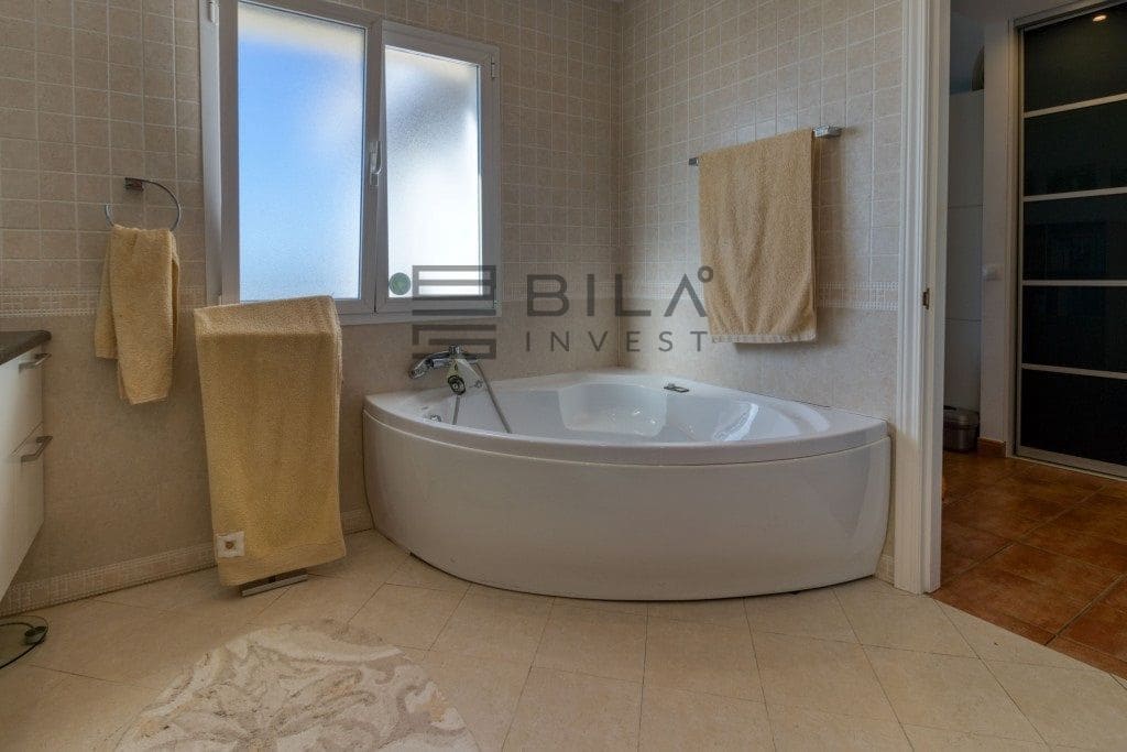 4 chambre Villa/Maison à vendre à Mijas avec piscine garage - 1 395 000 € (Ref: 9669867)