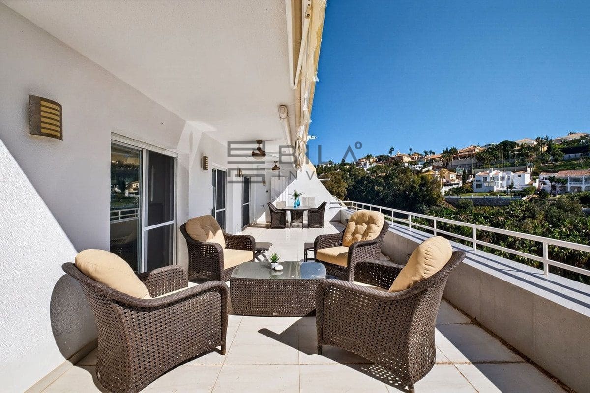 3 slaapkamer Flat te koop in Torrequebrada met zwembad garage - € 689.000 (Ref: 9672406)