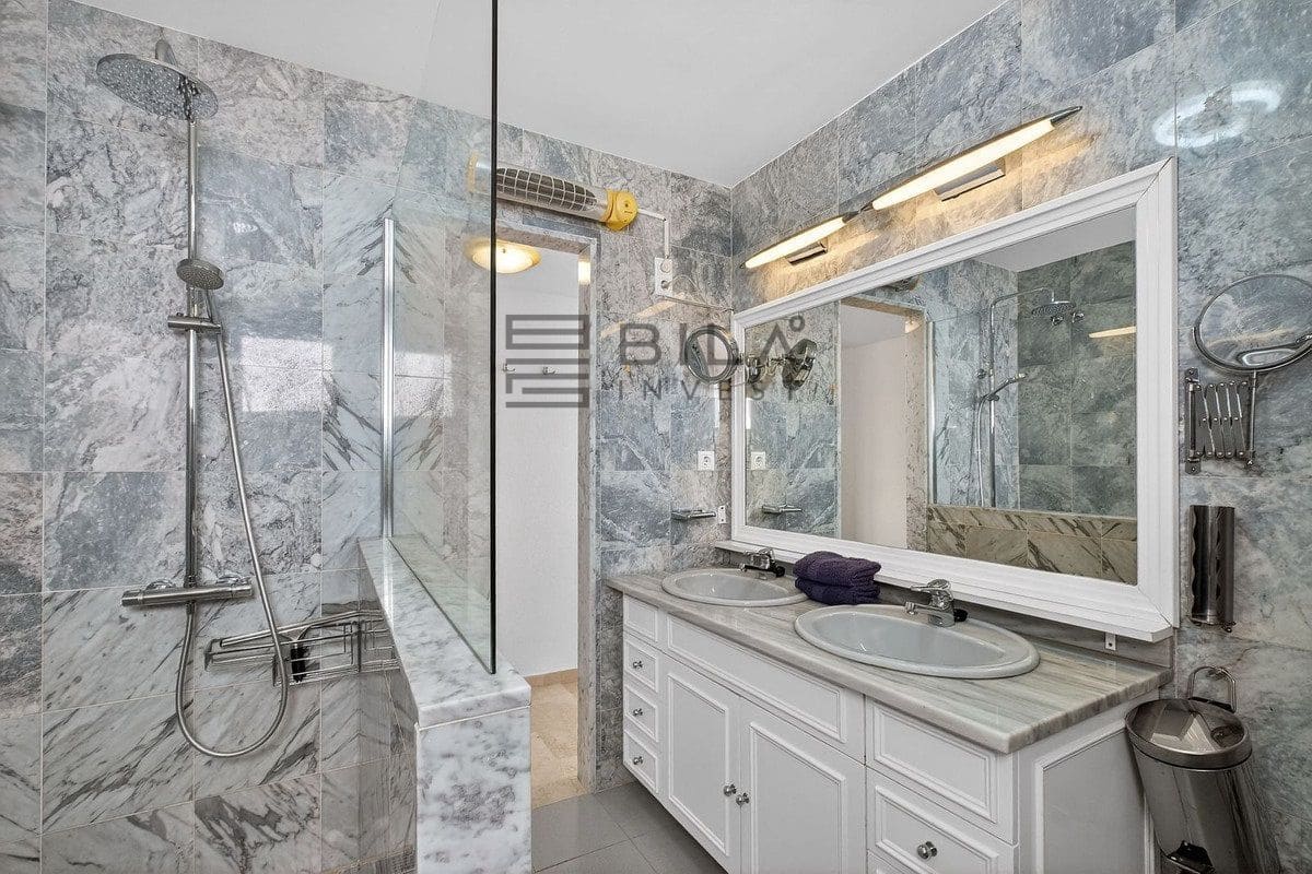 3 slaapkamer Flat te koop in Torrequebrada met zwembad garage - € 689.000 (Ref: 9672406)