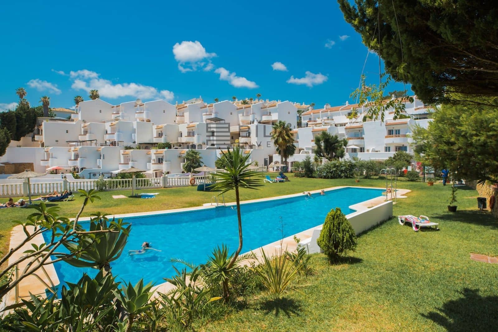 Piso de 2 habitaciones en Torrequebrada en venta con piscina garaje - 350.000 € (Ref: 9672409)