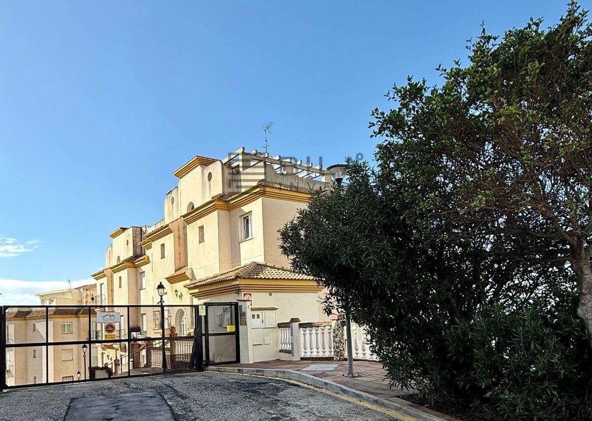 Piso de 2 habitaciones en Benalmadena Costa en venta con piscina - 350.000 € (Ref: 9672410)