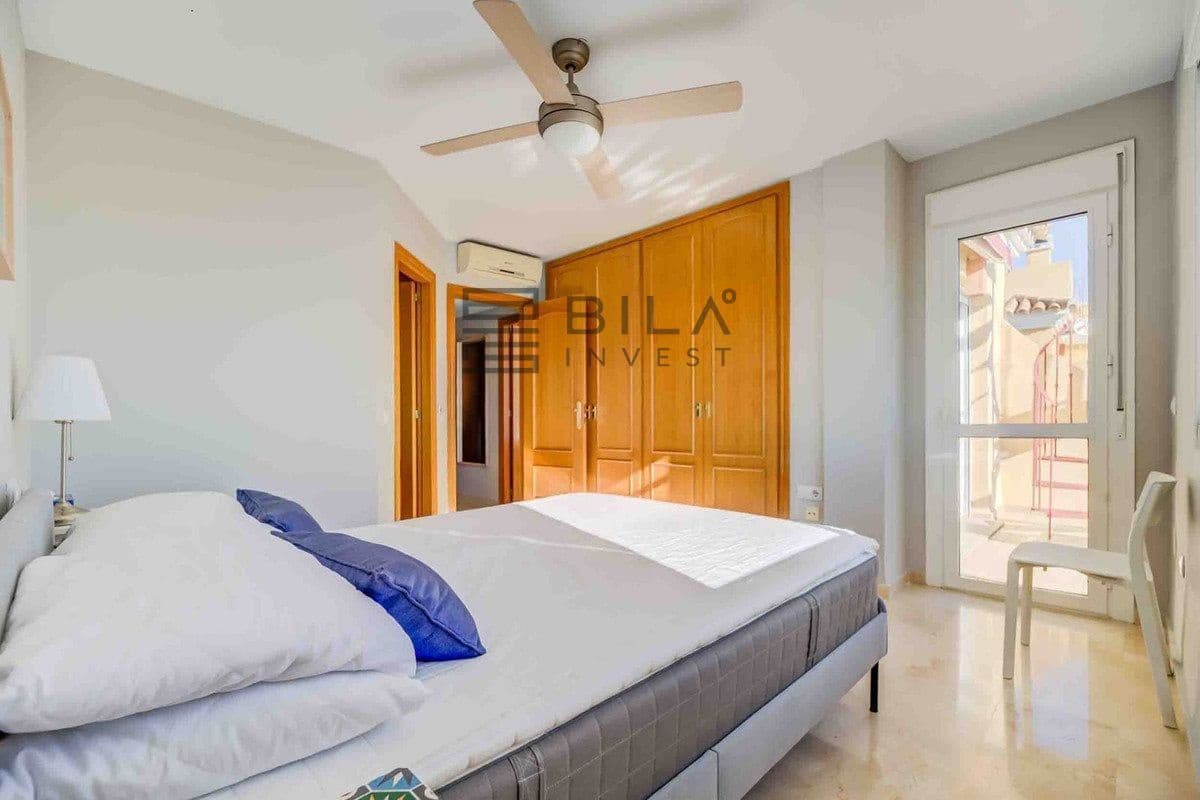 3 makuuhuone Huvila myytävänä paikassa Mijas mukana uima-altaan 
autotalli - 550 000 € (Ref: 9679061)