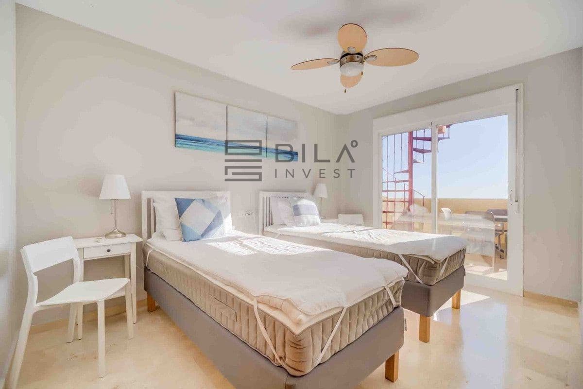 3 makuuhuone Huvila myytävänä paikassa Mijas mukana uima-altaan 
autotalli - 550 000 € (Ref: 9679061)