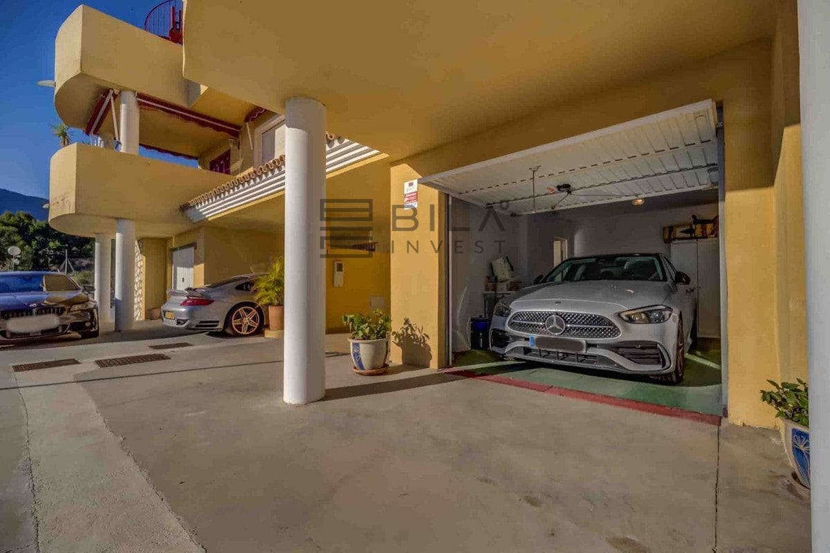 3 makuuhuone Huvila myytävänä paikassa Mijas mukana uima-altaan 
autotalli - 550 000 € (Ref: 9679061)