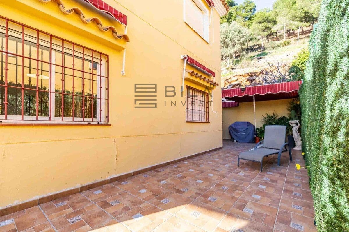 3 makuuhuone Huvila myytävänä paikassa Mijas mukana uima-altaan 
autotalli - 550 000 € (Ref: 9679061)