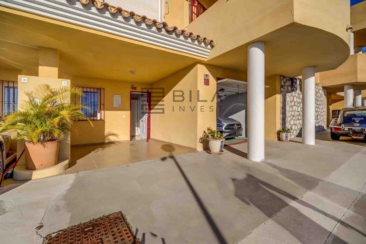 3 makuuhuone Huvila myytävänä paikassa Mijas mukana uima-altaan 
autotalli - 550 000 € (Ref: 9679061)