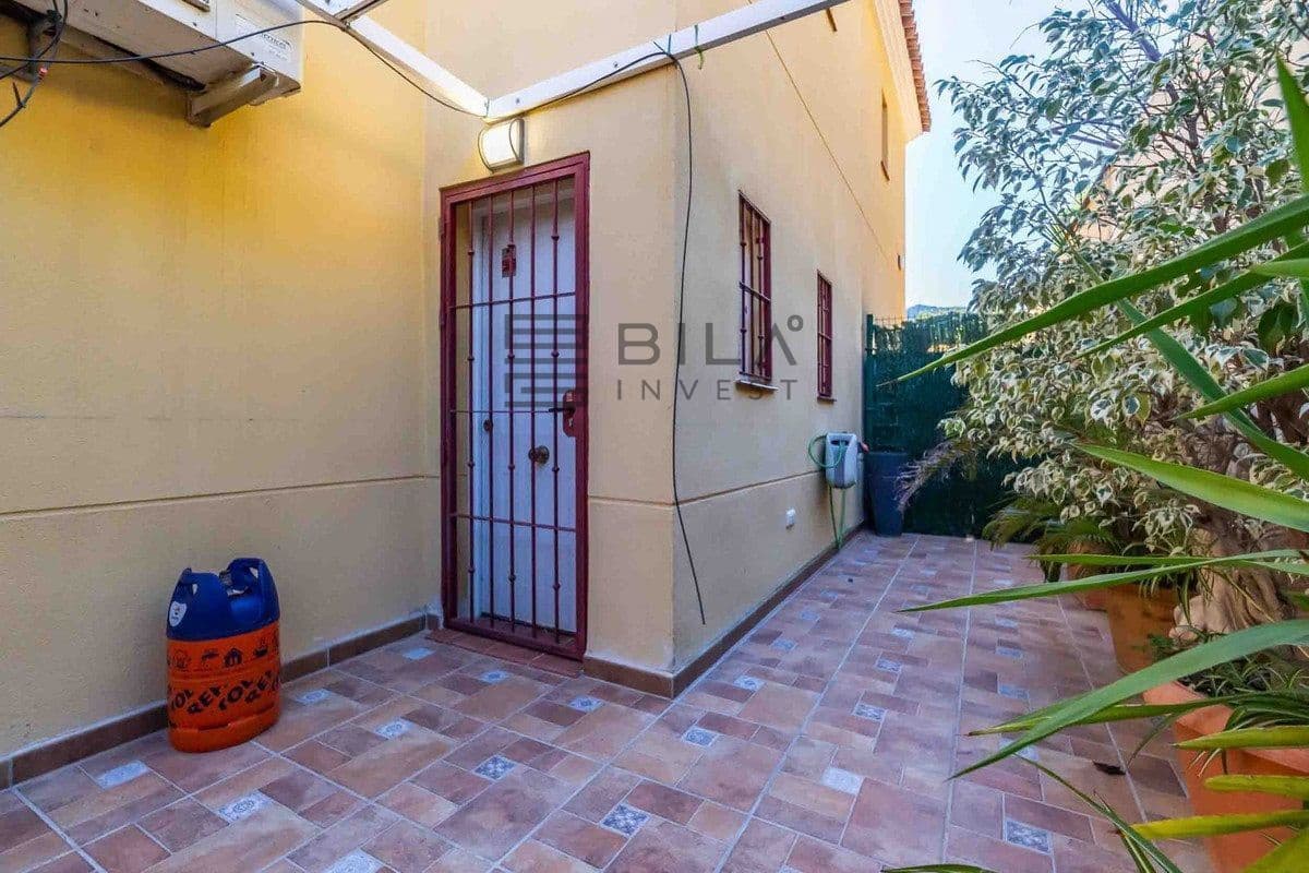 3 makuuhuone Huvila myytävänä paikassa Mijas mukana uima-altaan 
autotalli - 550 000 € (Ref: 9679061)