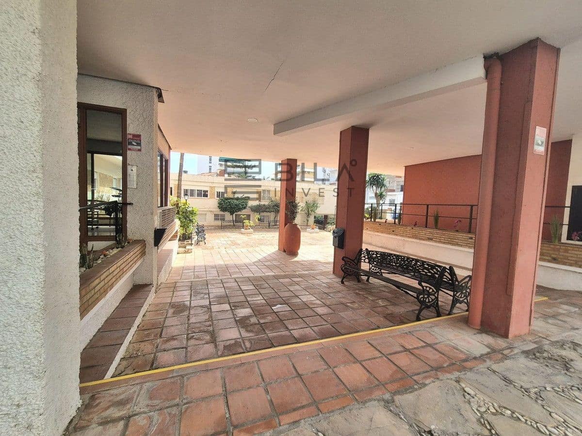 2 makuuhuone Asunto myytävänä paikassa Fuengirola mukana 
autotalli - 290 000 € (Ref: 9679062)