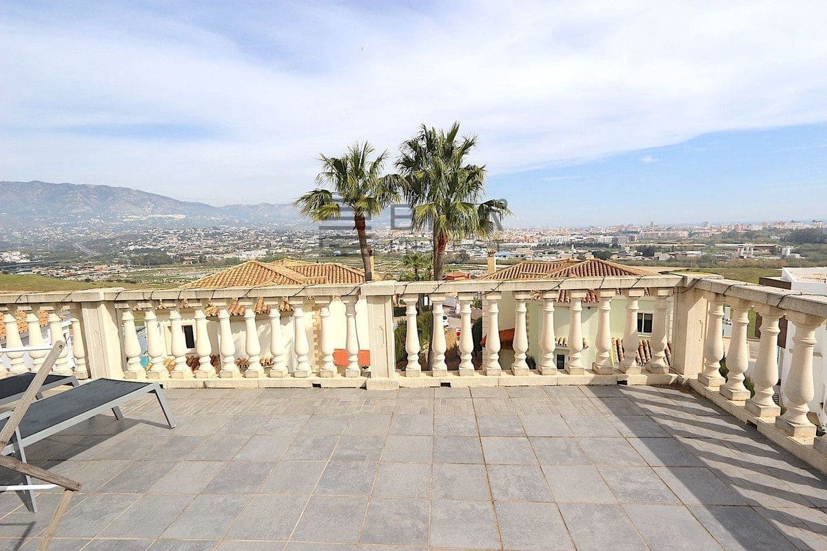 3 soverom Villa til salgs i Cerro del Aguila med svømmebasseng garasje - € 680 000 (Ref: 9679063)