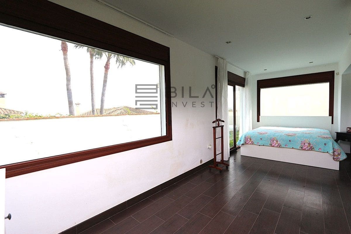 3 soverom Villa til salgs i Cerro del Aguila med svømmebasseng garasje - € 680 000 (Ref: 9679063)