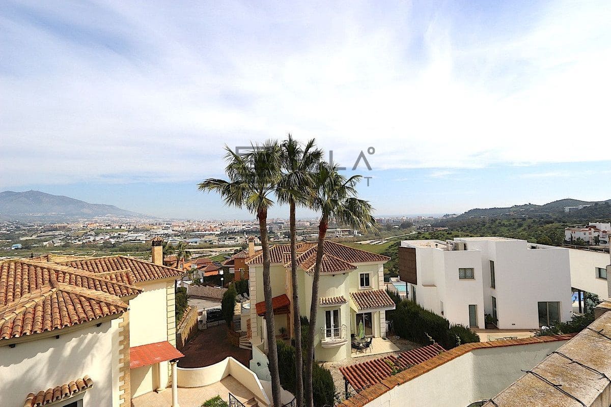 3 soverom Villa til salgs i Cerro del Aguila med svømmebasseng garasje - € 680 000 (Ref: 9679063)