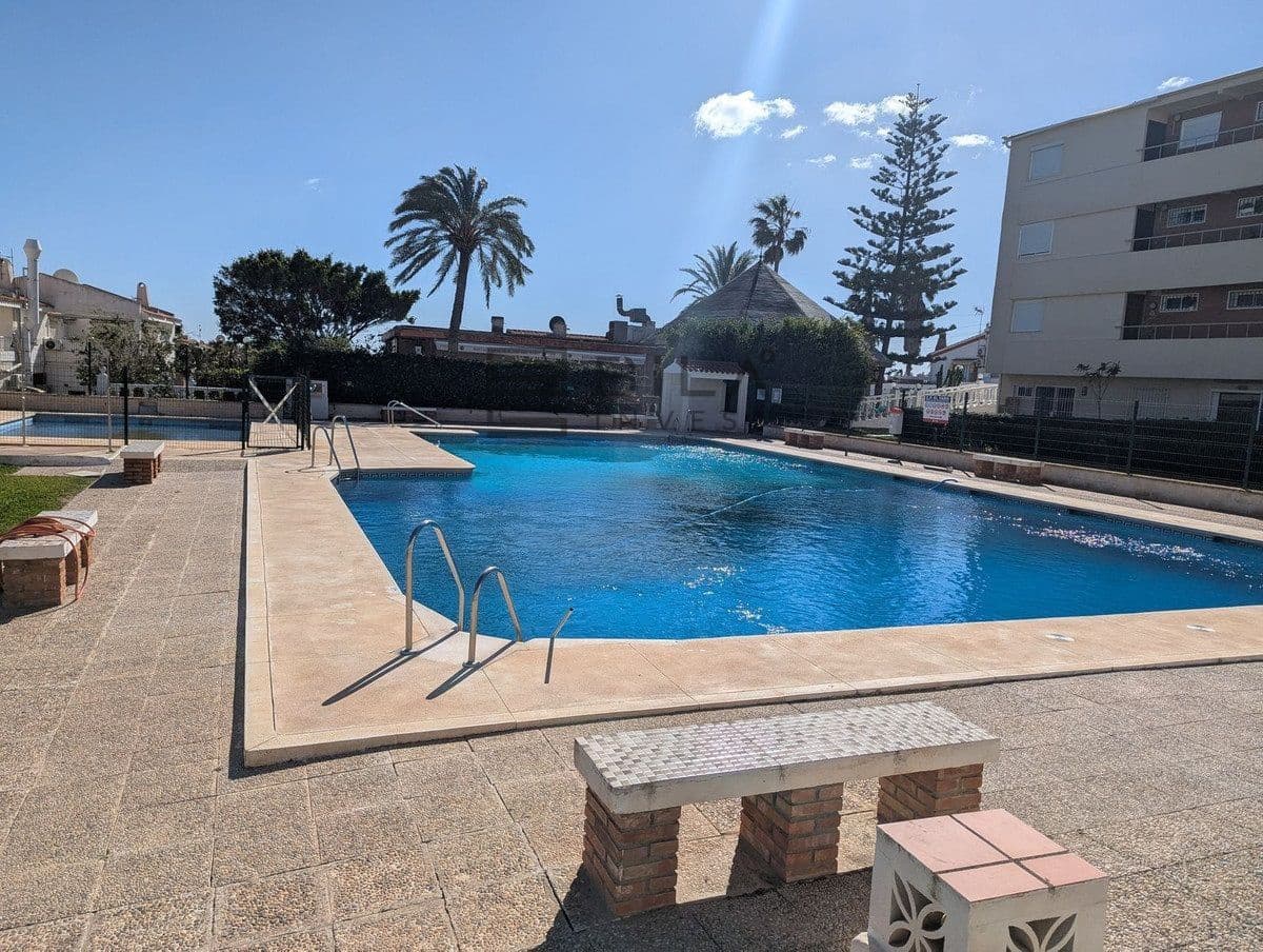 2 Zimmer Wohnung zu verkaufen in El Faro mit Pool - 250.000 € (Ref: 9679066)