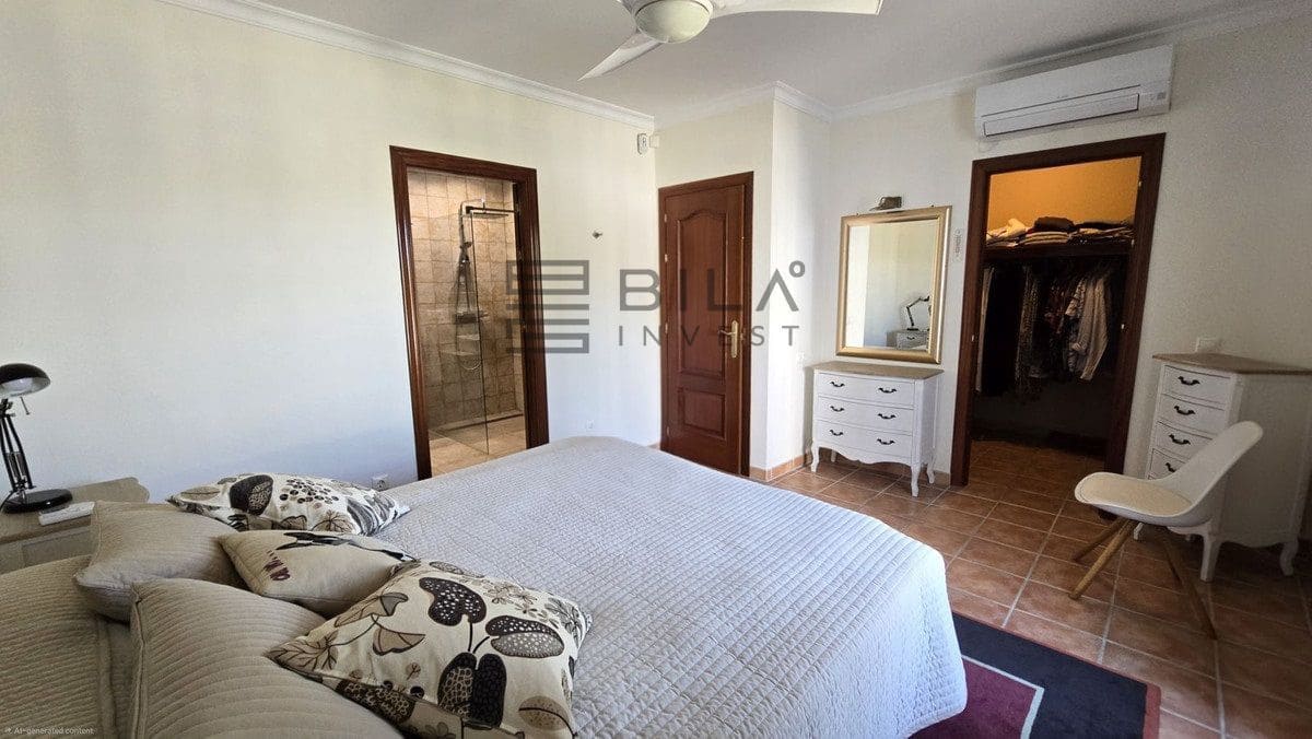 Chalet de 4 habitaciones en Cerro del Aguila en venta con piscina garaje - 995.000 € (Ref: 9683246)